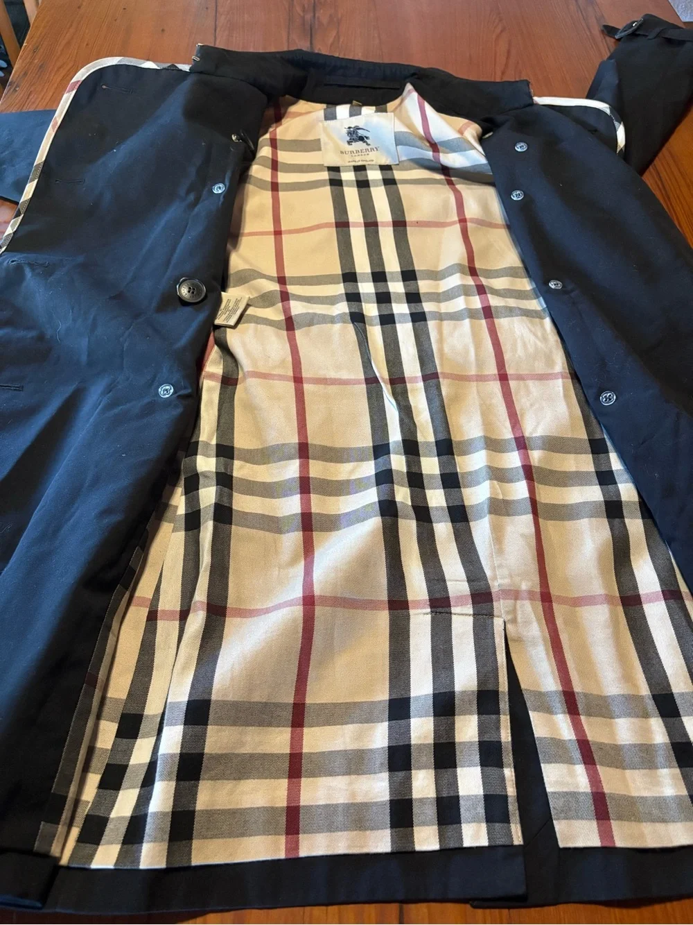 Classic Black Burberry Trench Coat with Contrast Trim - Picture 7 of 12